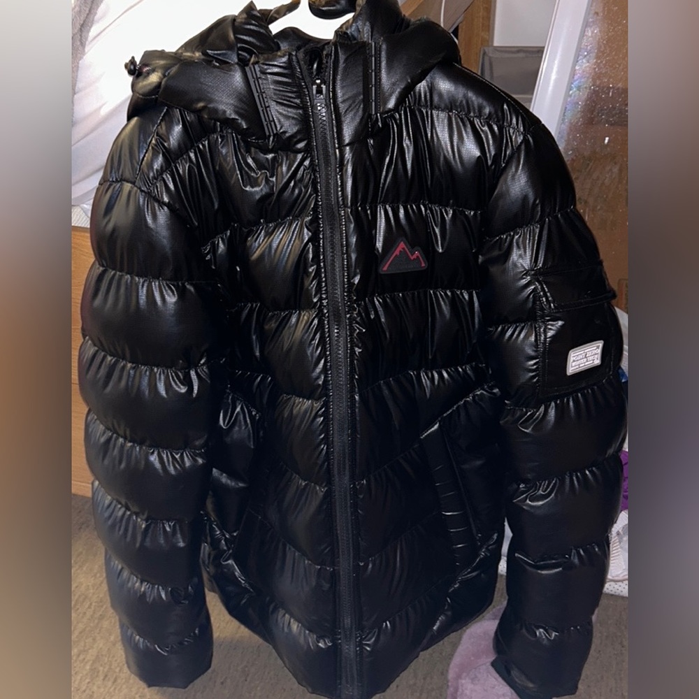 POINT ZERO- Heat Retention Black Puffer.